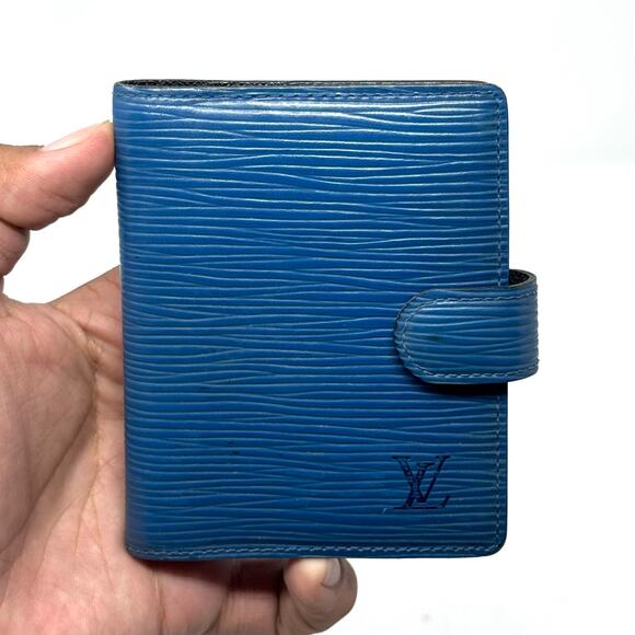 Louis Vuitton Blue Buckle Wallet - Picture 4 of 13